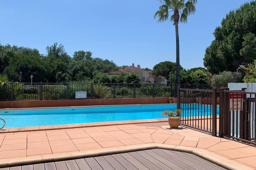 Eclat D'Azur Cogolin Exterior photo